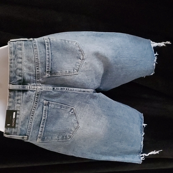 New Fashion Nova's Ayesha Longline Distressed Denim Shorts Women's Size 1 Small - Picture 4 of 5
